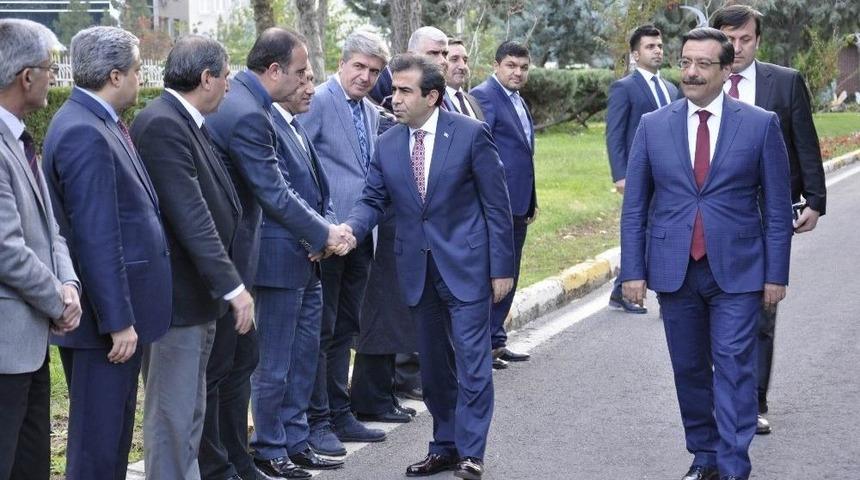 Vali G&uuml;zeloğlu&rsquo;ndan Başkan Atilla&rsquo;ya Ziyaret