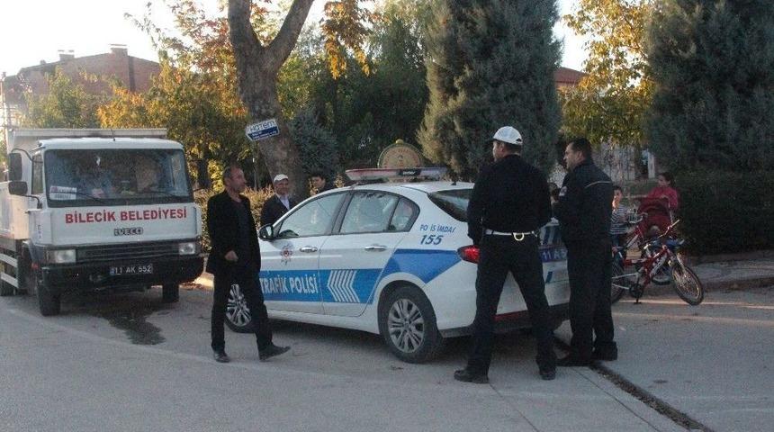 Kamyonet İle Motosiklet &Ccedil;arpıştı: 1 Yaralı