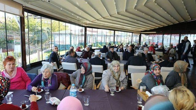 Tok&rsquo;tan Yaşlılara &Ouml;zel İlgi 1