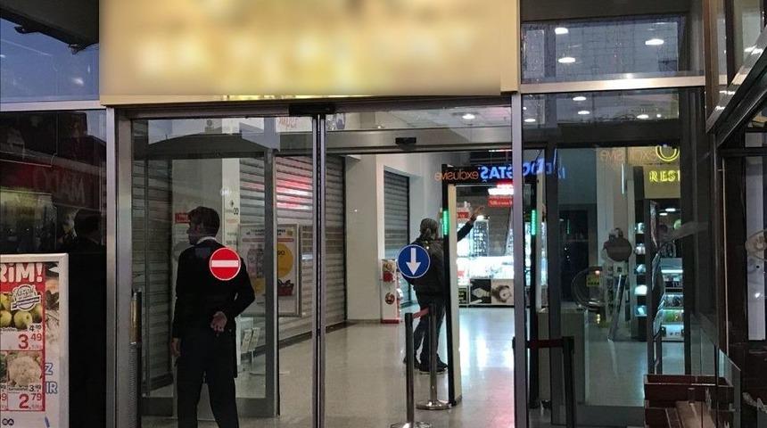 Bah&ccedil;elievler&rsquo;de Avm&rsquo;de Ş&uuml;pheli Şahıs Alarmı