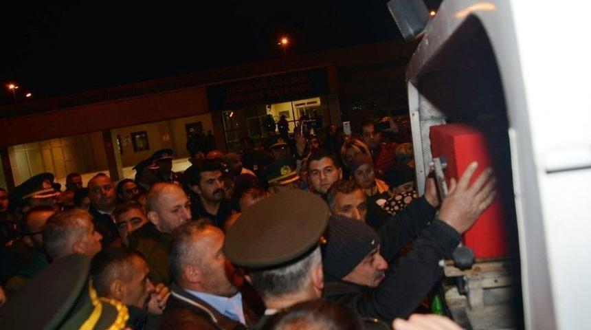 Şehit Askerin Naaşı Memleketi Samsun&rsquo;a Getirildi