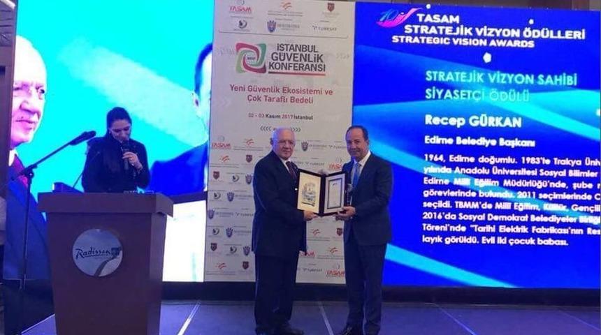 Stratejik Vizyon Sahibi Siyaset&ccedil;i &Ouml;d&uuml;l&uuml; Edirne&rsquo;ye Geldi