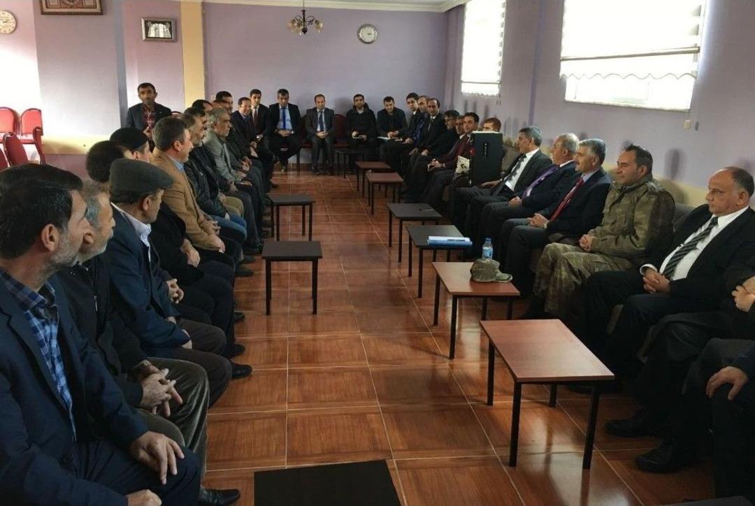 Tatvan&rsquo;da &ldquo;halk Toplantısı&rdquo; D&uuml;zenlendi