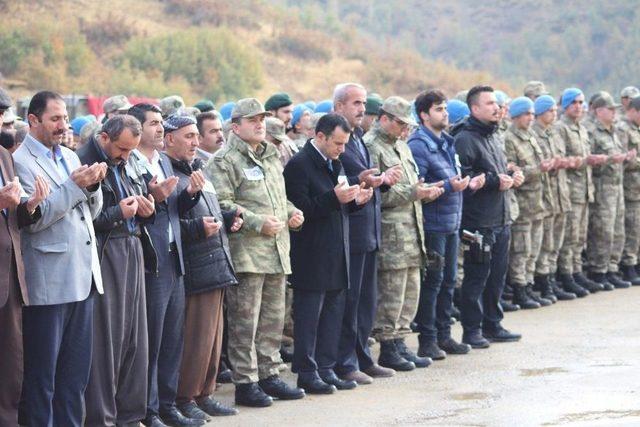 Şemdinli’de Korucu Şehitler İçin Tören Düzenlendi