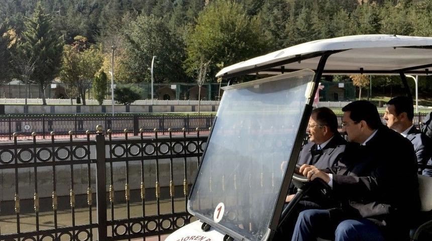 Ke&ccedil;i&ouml;ren Belediye Başkanı Ak, Bakan &Ouml;zhaseki&rsquo;ye G&uuml;m&uuml;şdere&rsquo;yi Gezdirdi