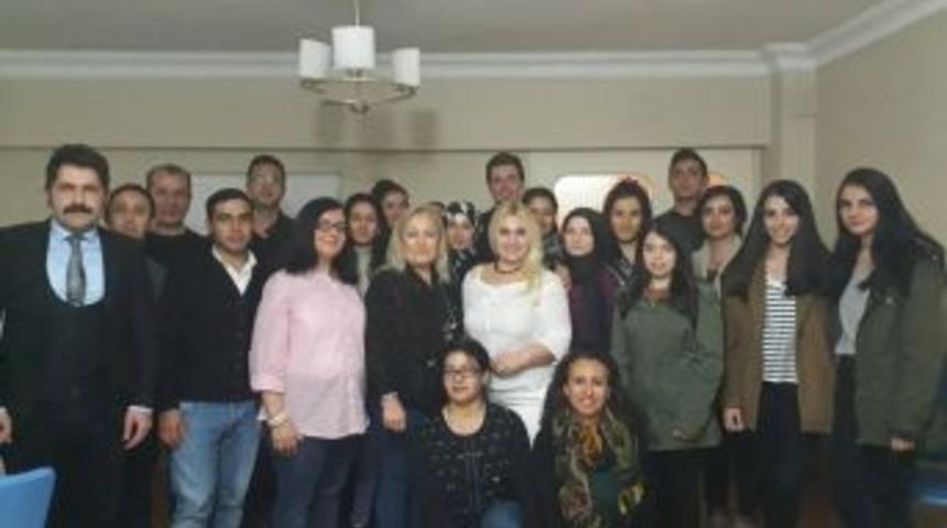 Eskişehir Anadolu Kültür Ve Dayanışma Derneği’nden Diksiyon Kursu