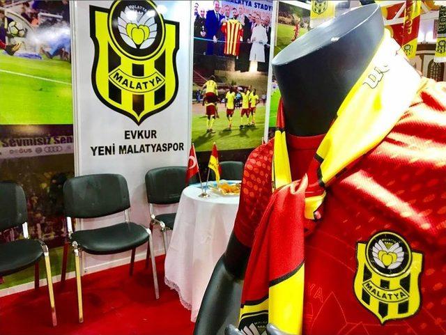 E. Yeni Malatyaspor Standına Yoğun İlgi 1
