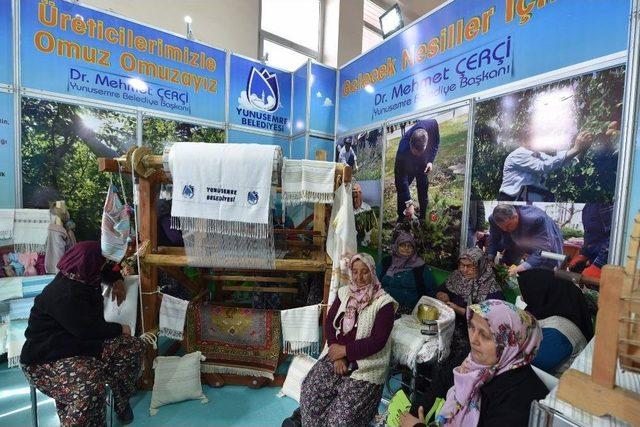 Yunusemre&rsquo;nin Standına Yoğun İlgi 1