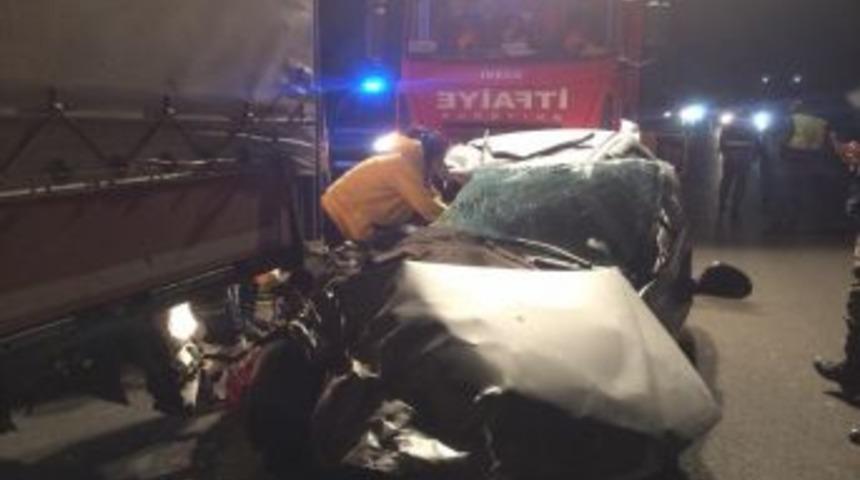 Cenazeye Giderken Kazada Hayatını Kaybetti