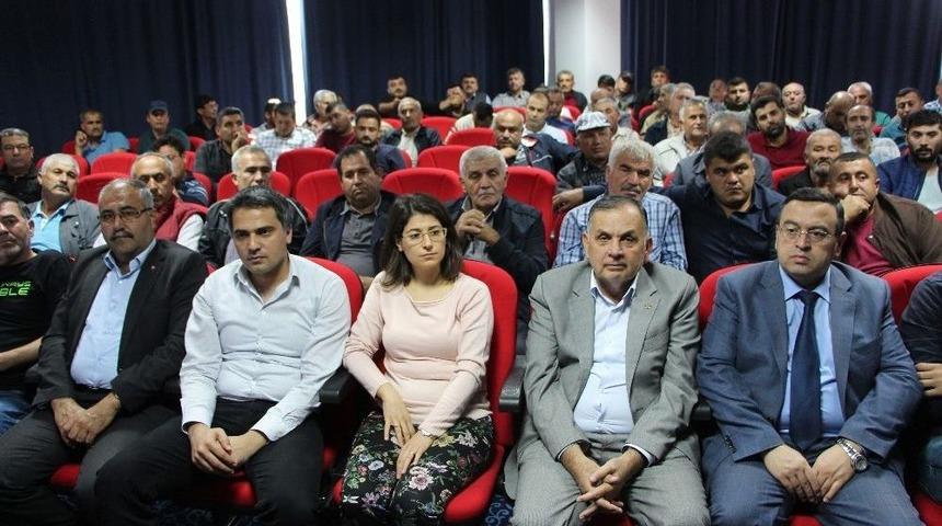 Kumluca&rsquo;da &Uuml;reticilere Bitki Zararlılarıyla M&uuml;cadelenin Sakıncaları Anlatıldı