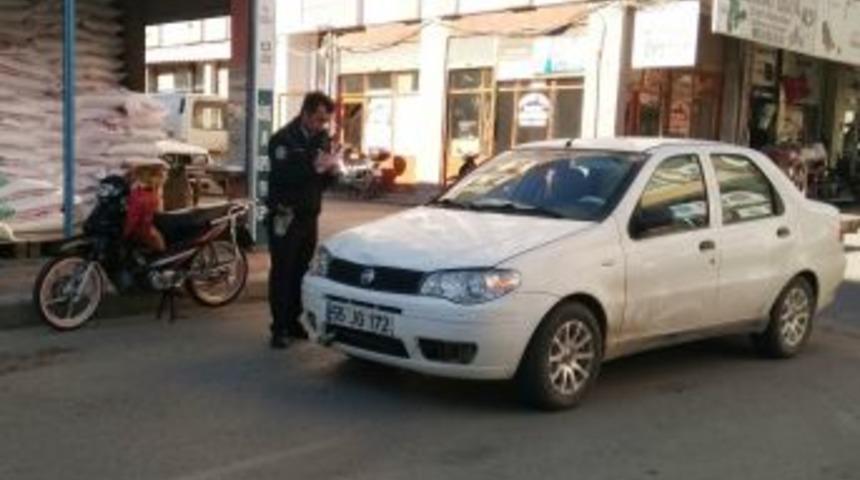 Otomobil İle Motosiklet &Ccedil;arpıştı: 2 Yaralı