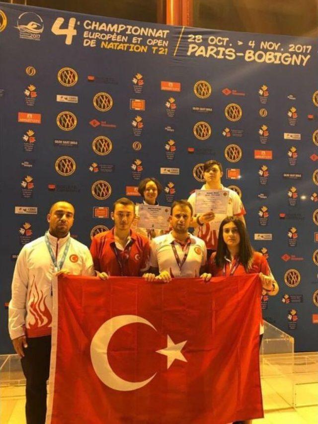 Down Sendromlu Özel Sporcu İrem Öztekin’den Dünya Rekoru