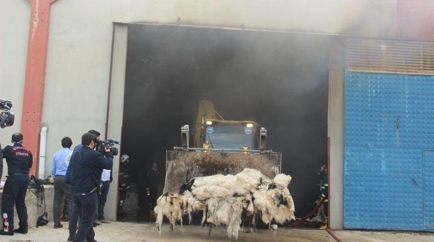 Şanlıurfa&rsquo;da Fabrika Yangını