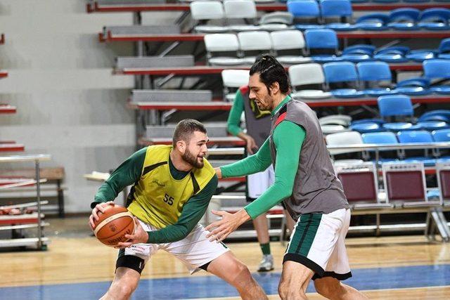 Büyükşehir Basket Takımı Muratbey Uşak Maç Hazırlıklarını Sürdürüyor