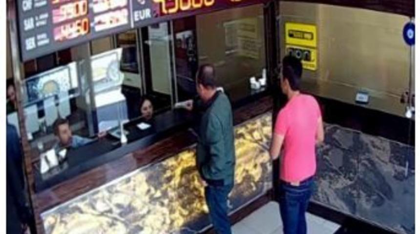 D&ouml;viz B&uuml;rosundan Yanlışlıkla Verilen 5 Bin Tl Geri Teslim Edildi