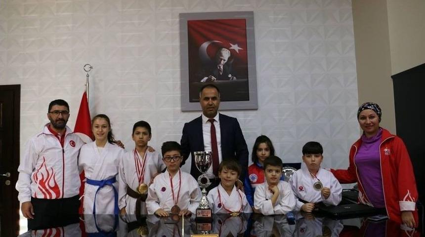 Biga&rsquo;lı Karatecilerden Bilen&rsquo;e Ziyaret