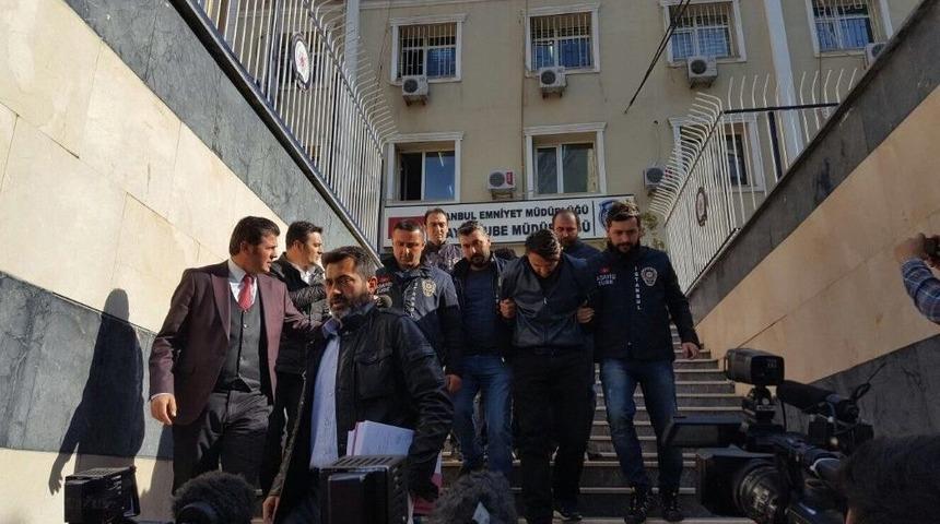 Kuyumcunun Elektronik Kepenginin Anahtarını Kopyalayıp Soygun Yaptılar