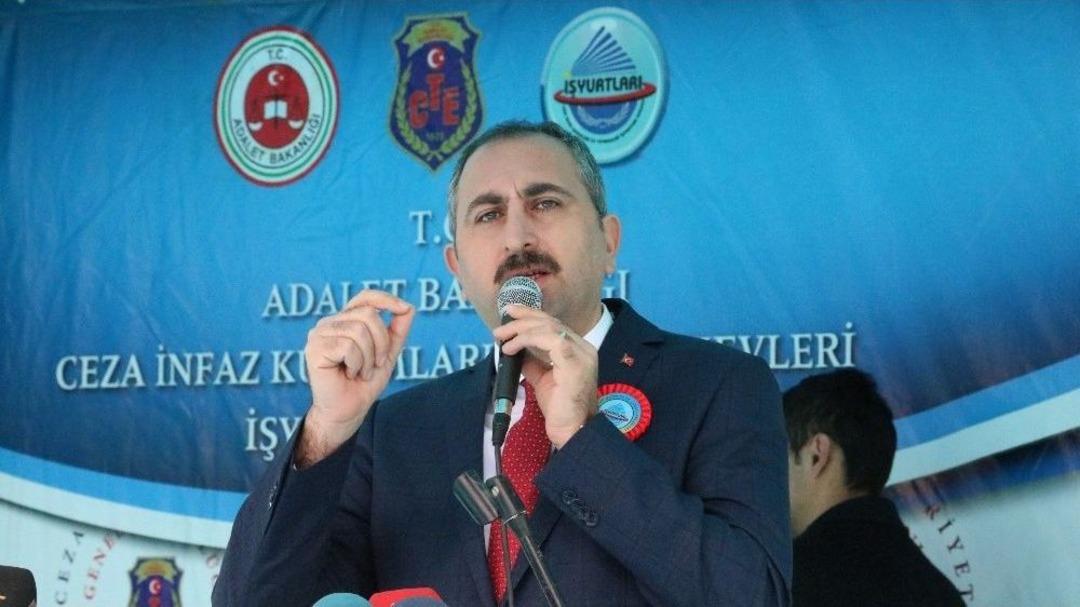 Bakan G&uuml;l&rsquo;den Chp&rsquo;li Tezcan&rsquo;a Sert Tepki