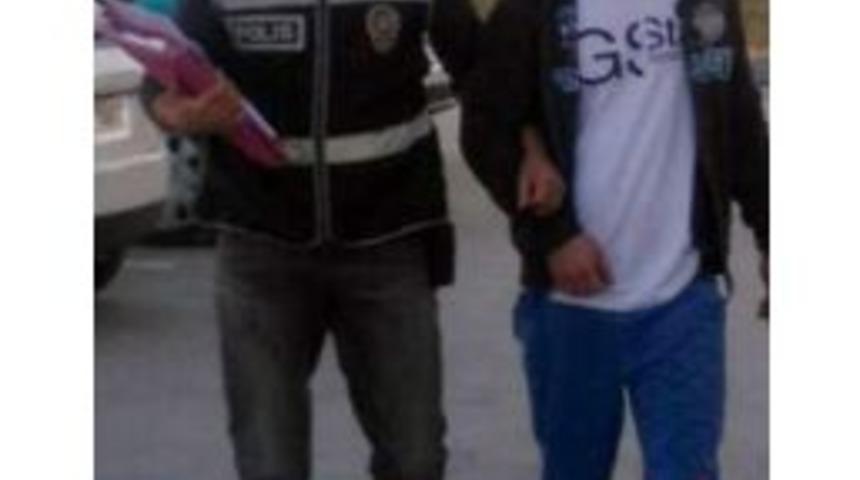 Aranan Ka&ccedil;ak Sahte Kimlikle Yakaladı