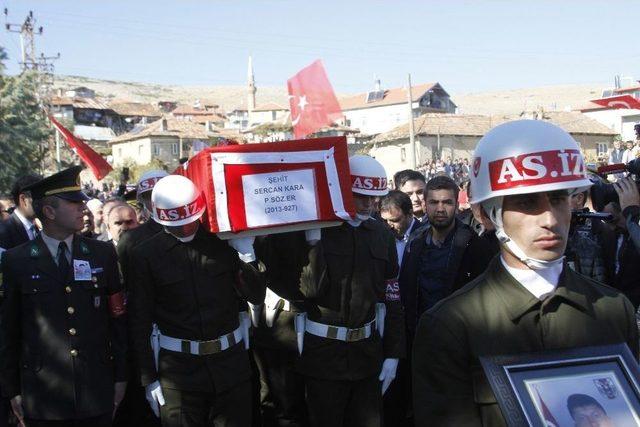 Isparta Şehidini Uğurladı