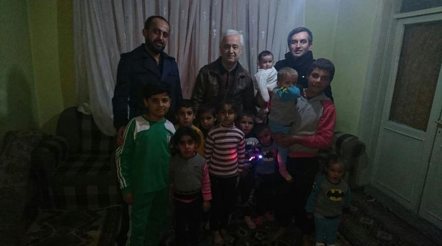 Hasta Olan T&uuml;rkmen &Ccedil;ocukları Muayene Edildi