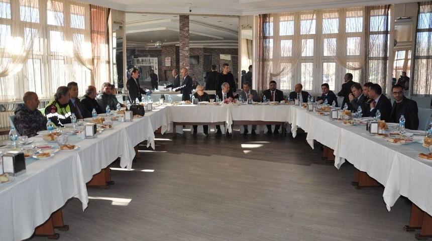 Emniyet M&uuml;d&uuml;r&uuml; &Uuml;mit Bitirik, Basınla Kahvaltıda Buluştu