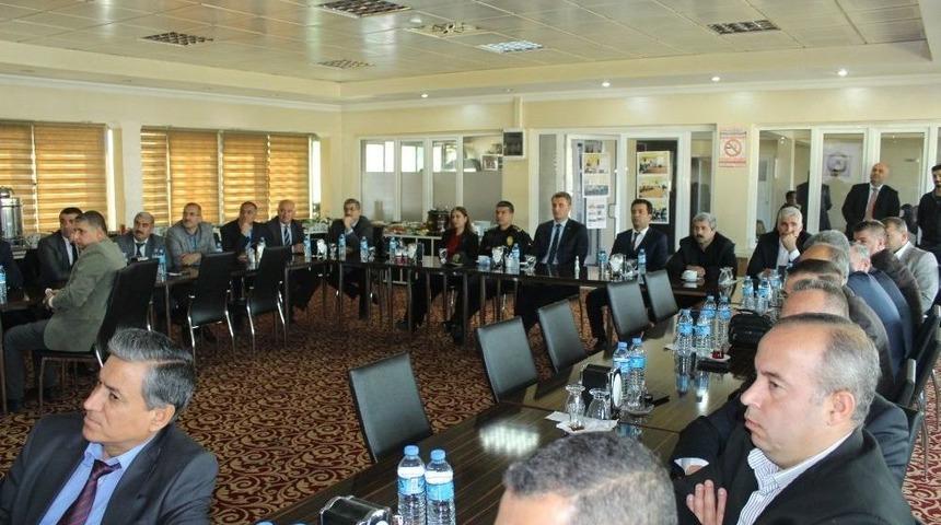 Okul M&uuml;d&uuml;rleri Ter&ouml;r &Ouml;rg&uuml;tleri Hakkında Bilgilendirildi