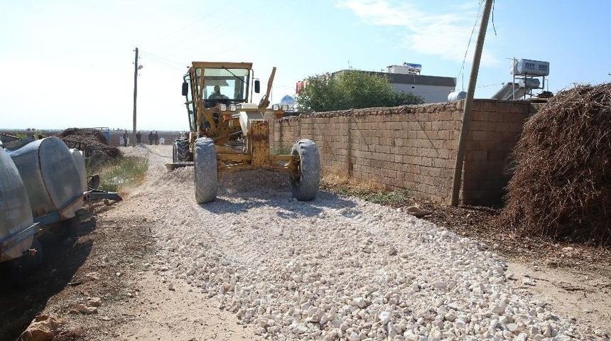 Haliliye Belediyesi 5 Mahallede Yol &Ccedil;alışmalarını S&uuml;rd&uuml;r&uuml;yor