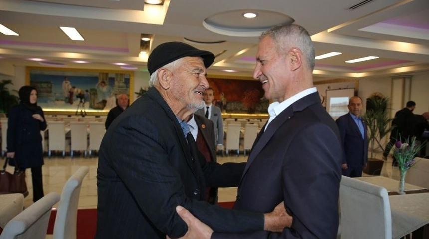 Vali Balkanlıoğlu Ve Başkan Dişli Muhtarlarla Bir Araya Geldi