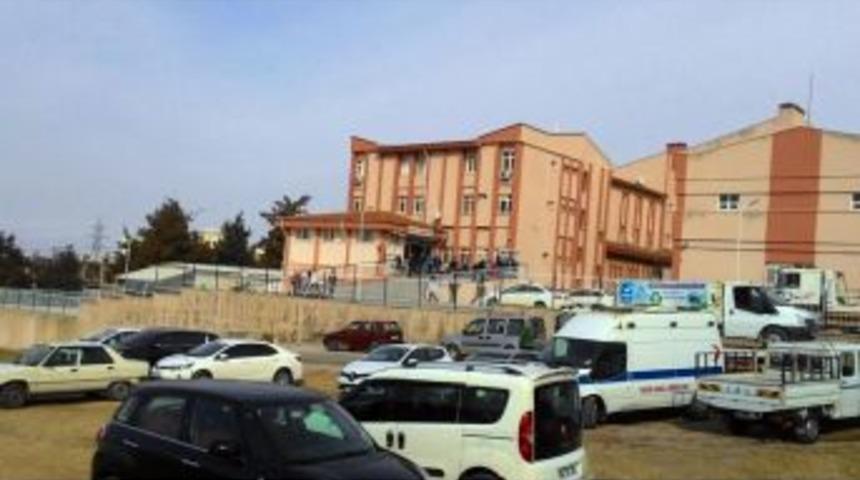 İzmir&rsquo;de İki Grup Arasında Silahlı Kavga: 2 &Ouml;l&uuml;, 2 Ağır Yaralı