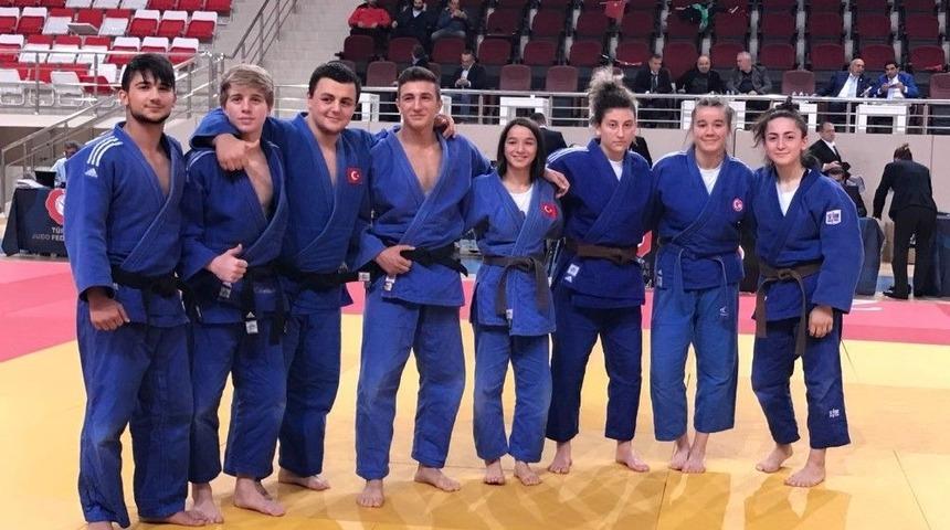 Kağıtsporlu Judocular Ligin İlk Etabını Zirvede Tamamladı