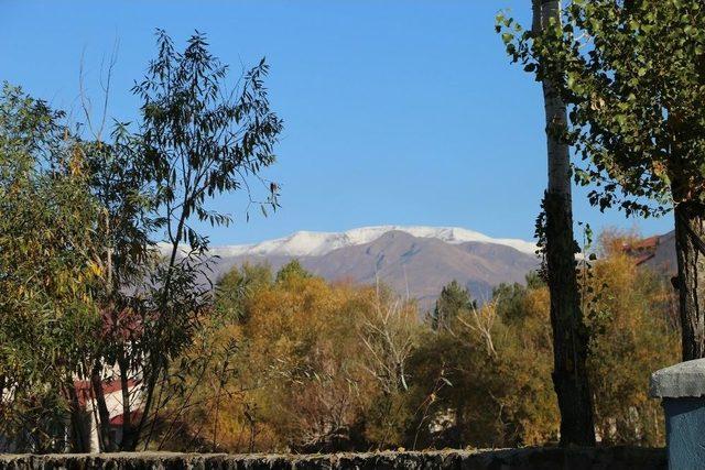 Varto&rsquo;ya Yılın İlk Karı Y&uuml;ksek Kesimlerde Yağdı 2