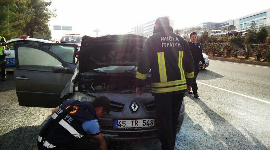 Seyir Halindeki Araç Alev Aldı