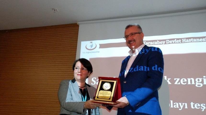 Hastaneye Yardım Yapanlara Plaket