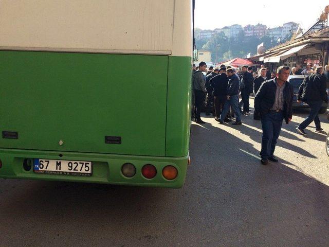 Alaplı’da Halk Otobüsü Yayaya Çarptı