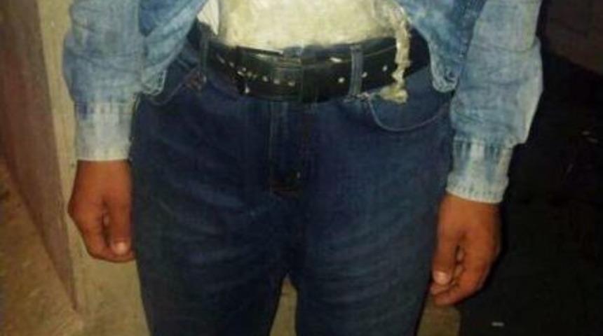 Karnına Sardığı 560 Gram Esrarla Yakalandı