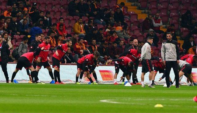 Galatasaray, Gençlerbirliği Maçına Çift Forvet Başlayacak