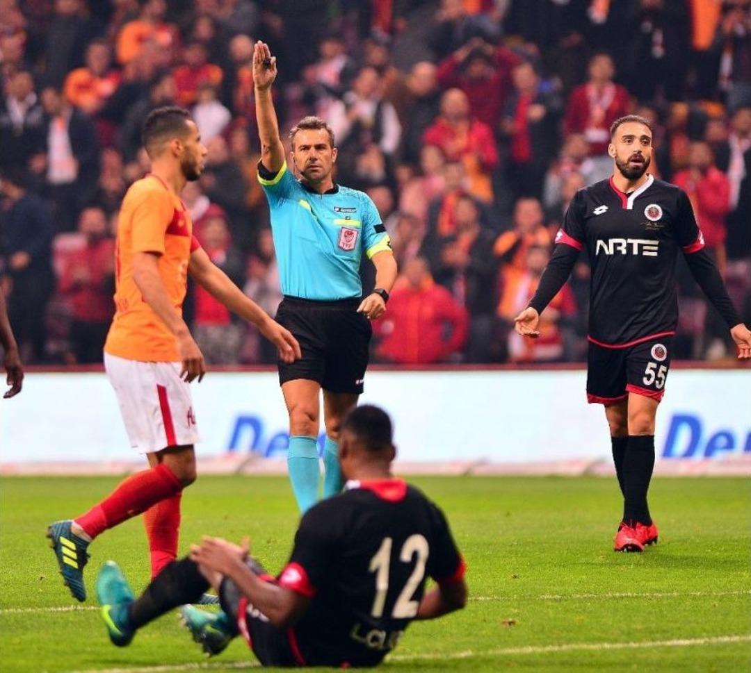 S&uuml;per Lig: Galatasaray: 2 - Gen&ccedil;lerbirliği: (ilk Yarı)