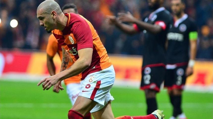 Maicon, Gollerine Devam Ediyor
