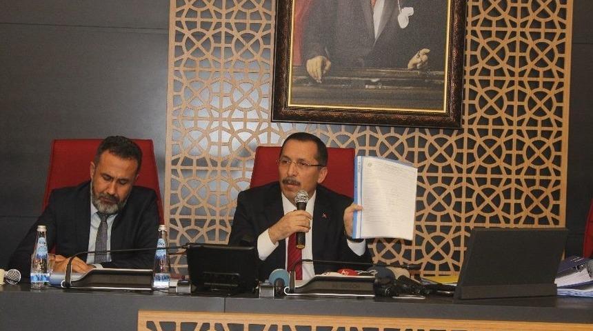 Pamukkale &Uuml;niversitesi Rekt&ouml;r&uuml;, &Uuml;niversite Hastanesindeki Sağlıksız Yemek Skandalını A&ccedil;ıkladı