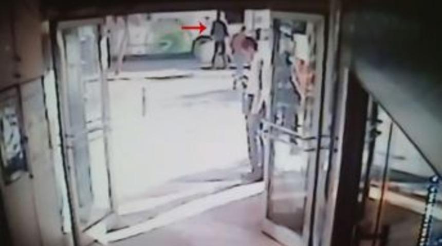 (&ouml;zel Haber) Kendini Avukat Olarak Tanıtıp Taksiciyi Gasp Etti