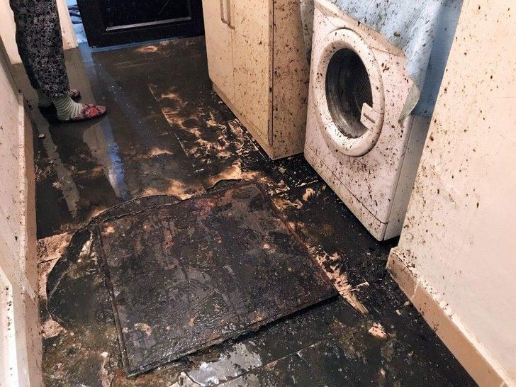 Aldığı Evin İçinden Rögar Kapağı Çıktı G3