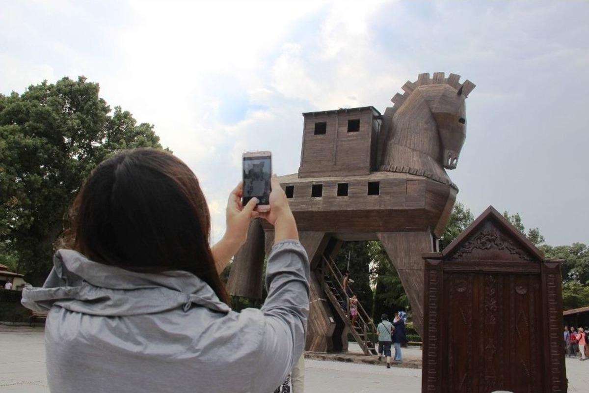 Troia&rsquo;yı Bir Yılda 329 Bin Kişi Ziyaret Etti