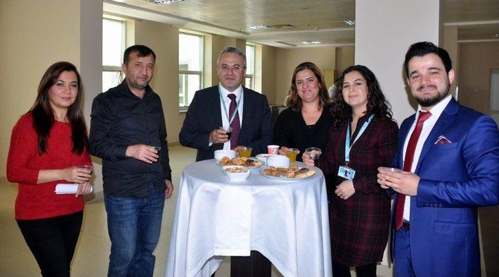 Ameliyathanelerdeki Yardımcı Hemşireler Profesyonelleşiyor G4