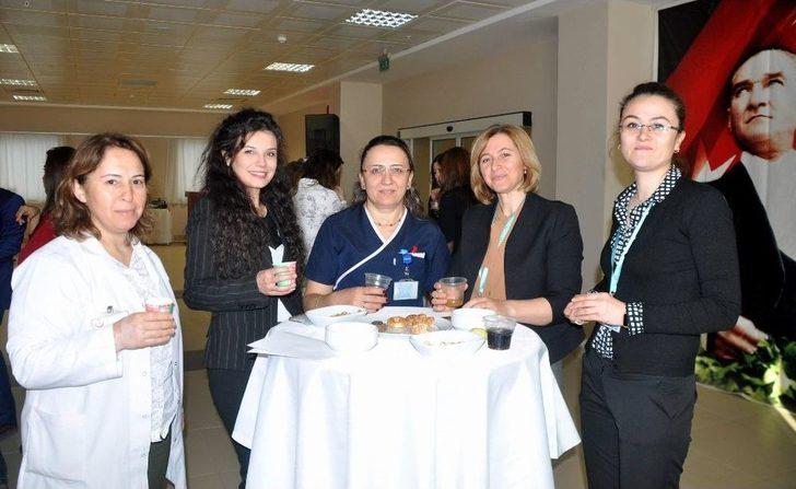 Ameliyathanelerdeki Yardımcı Hemşireler Profesyonelleşiyor G5