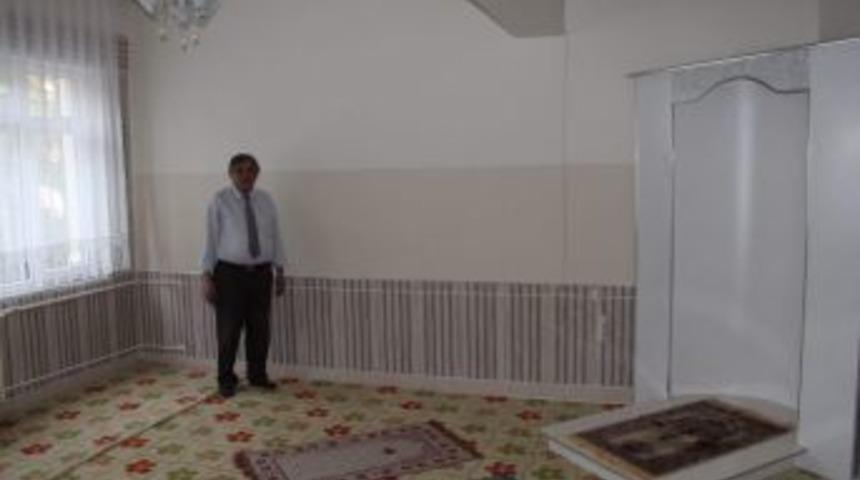 Şaphane İlkokulu&rsquo;na &Ouml;ğretmenler İ&ccedil;in Mescit Yapıldı