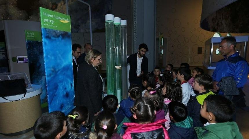 Bilim İnsanlarından Bilim Merkezine Tam Not