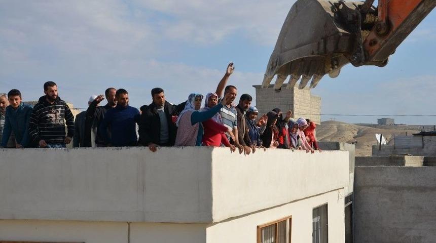 Sit Alanı &Uuml;zerindeki Yıkıma Mahalleli Engel Oldu