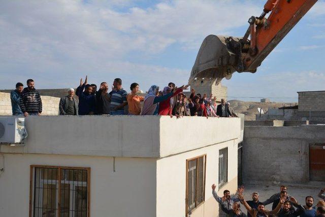 Sit Alanı Üzerindeki Yıkıma Mahalleli Engel Oldu