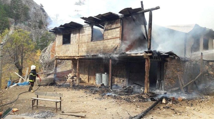 İdare Lambası İki Katlı Evi K&uuml;l Etti